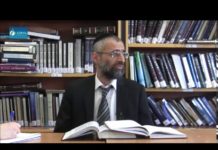 S’asseoir devant quelqu’un qui fait sa Amida