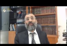 Puis-je manger avant la prière (femme) ?