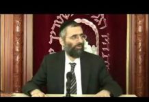 Près du trou, il va tomber à coup sûr