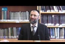 Le Kaddich : doit-on être assis ou debout ?