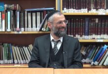 Un homme peut-il se regarder dans un miroir ?