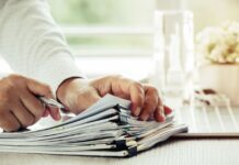 S’occuper de papiers administratifs la semaine qui précède le 9 AV ?